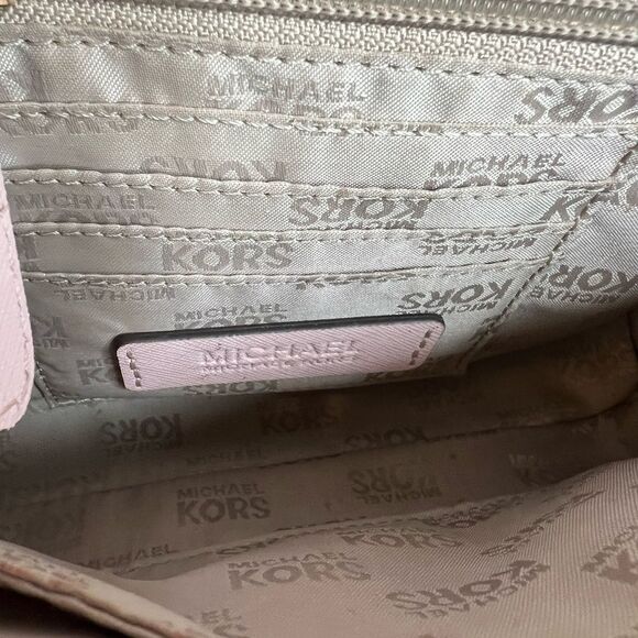 Michael Kors leather crossbody - Picture 10 of 12